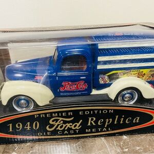 Vintage Golden Wheel Diecast 1:18 Scale 1940 Ford Pickup Pepsi Cola NIB